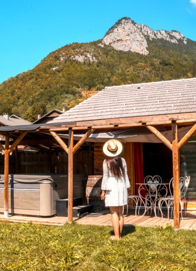 Cabane Le Saloon & Spa à Le Biot
