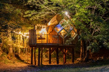 La Pomme de Pin Perchée, cabane romantique pour 2 à Autrans (1)