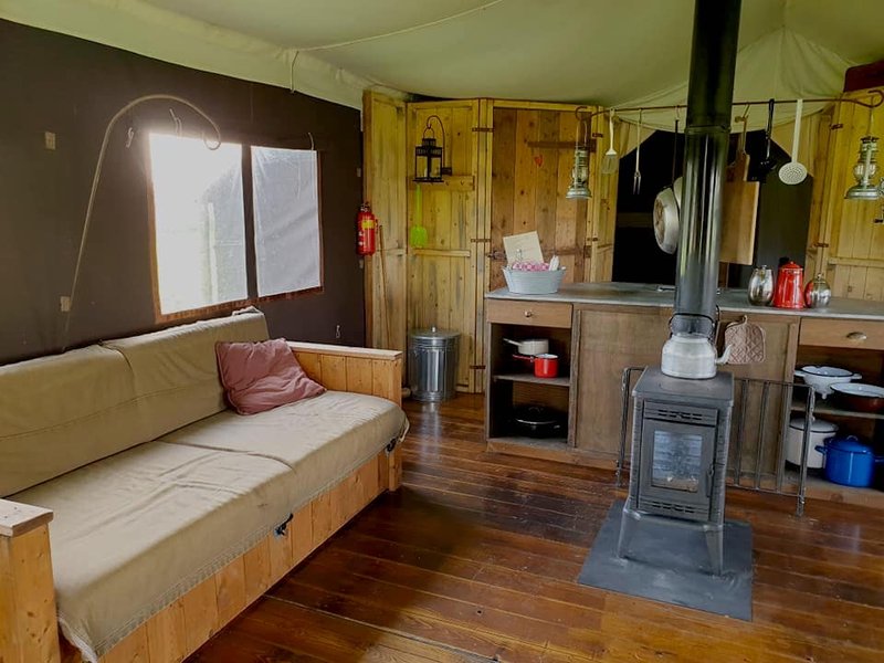 Hébergement AbracadaRoom : Lodge 1 champêtre avec douche privée extérieure - Image 5