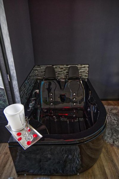 Domaine AbracadaRoom : La Love Room Biterroise - Image 10