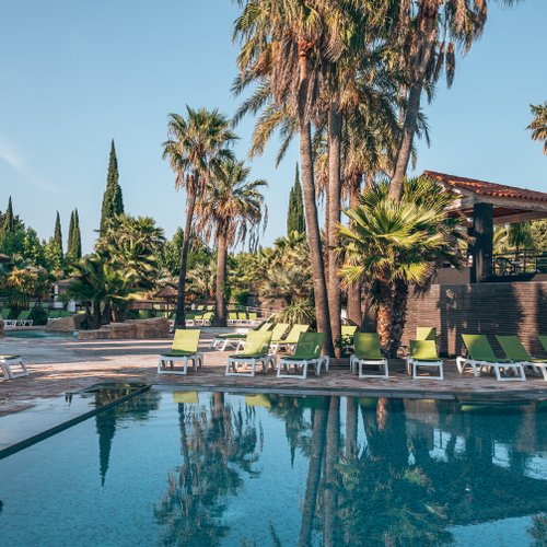 The whole Ecolodge l'Etoile d'Argens team