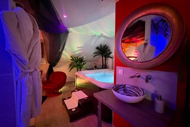 Suite Romantique le secret de Kama avec spa, sauna et douche bien être à Zuydcoote (2)