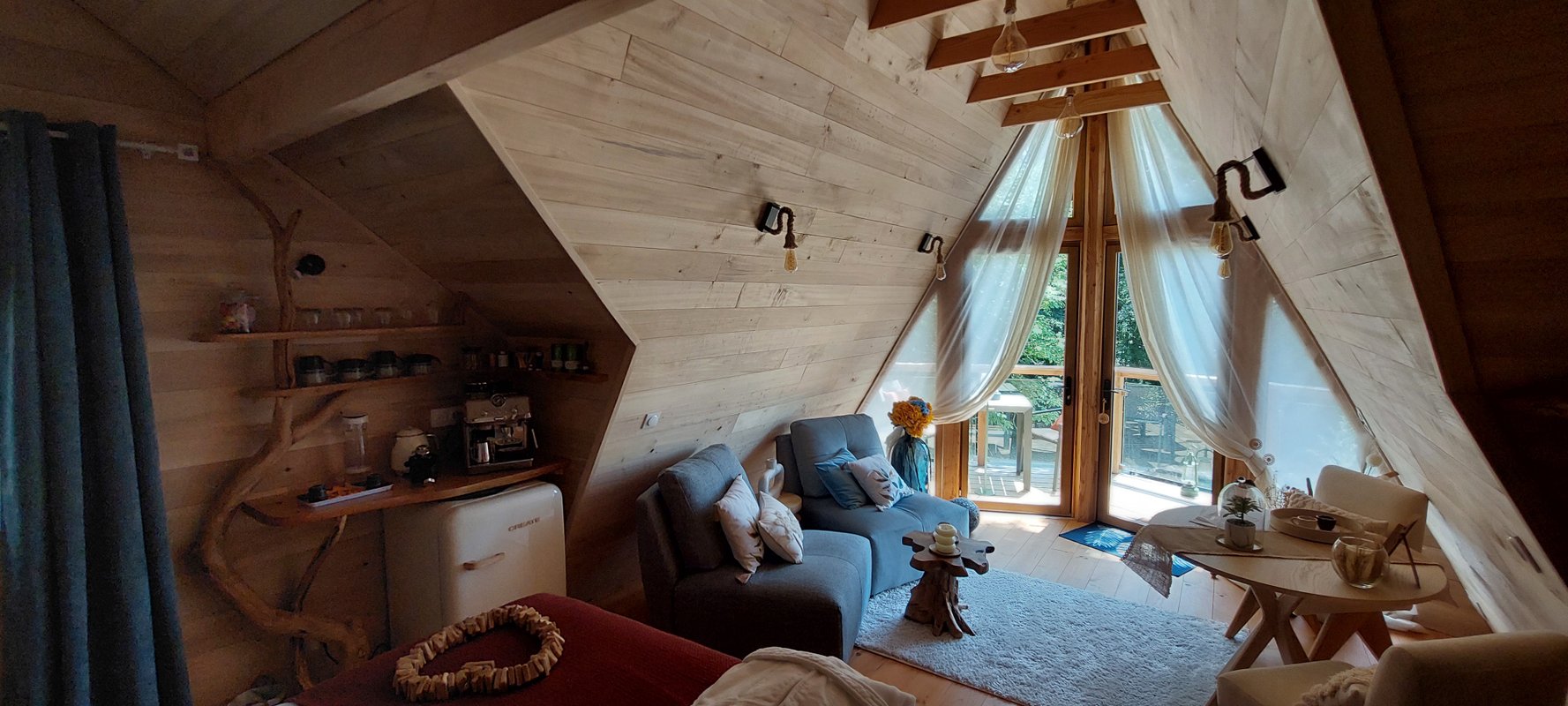Cabane perchée BLOOMA & Spa à Sarrant (4)