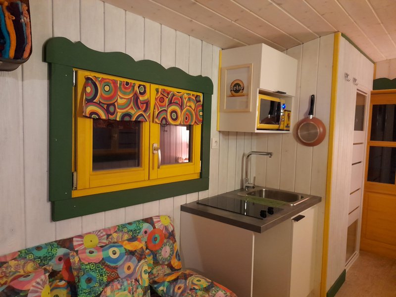 Hébergement AbracadaRoom : La Roulotte Rétro 70/80 - Image 15