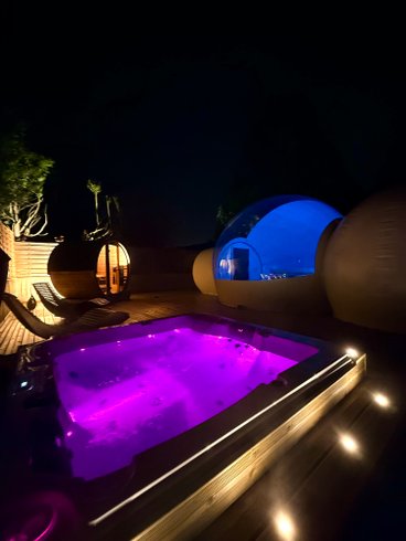 Hébergement AbracadaRoom : Bubble suite 47 Spa & Balnéo & Sauna - Image 1