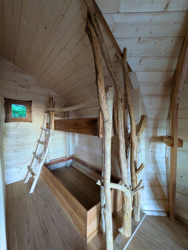 Cabane insolite PMR  - Le bulbe à Girgols (3)