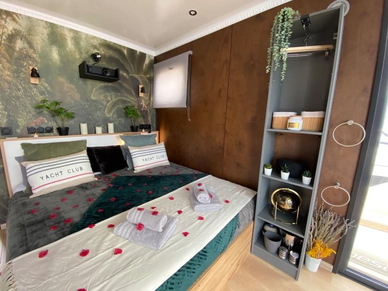 Domaine AbracadaRoom : L'Escale Royale Toulon - Image 2