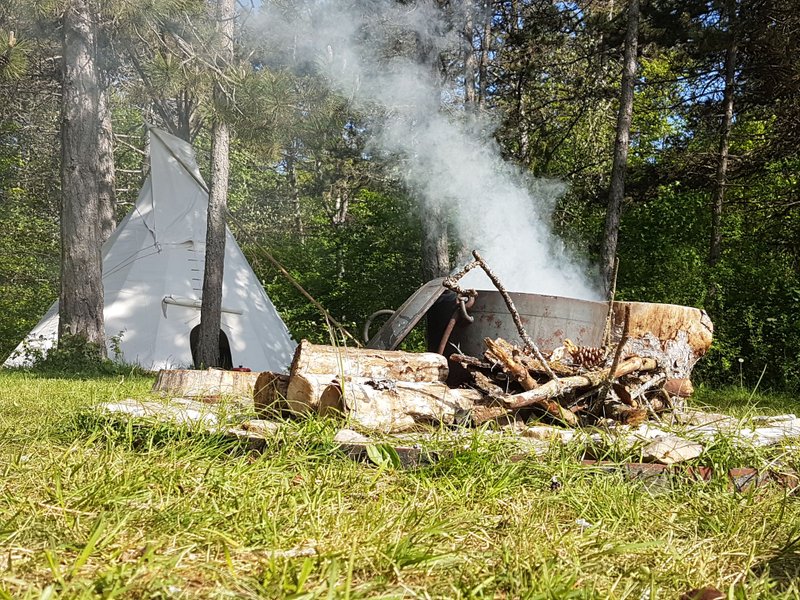 Hébergement AbracadaRoom : Nuitée en Tipi LAKOTA (4 à 6 pers) - Image 3