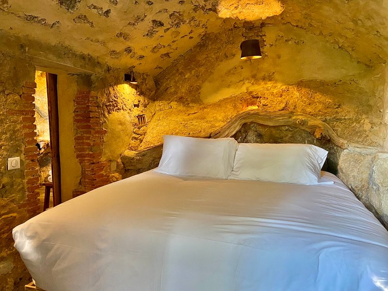 Hébergement AbracadaRoom : Troglodyte room in Provence - Image 3