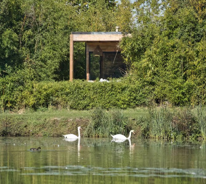 Hébergement AbracadaRoom : Lodge haut de gamme & bain nordique privatif au bord du Canal de Briare à 1h15 de Paris - Image 1