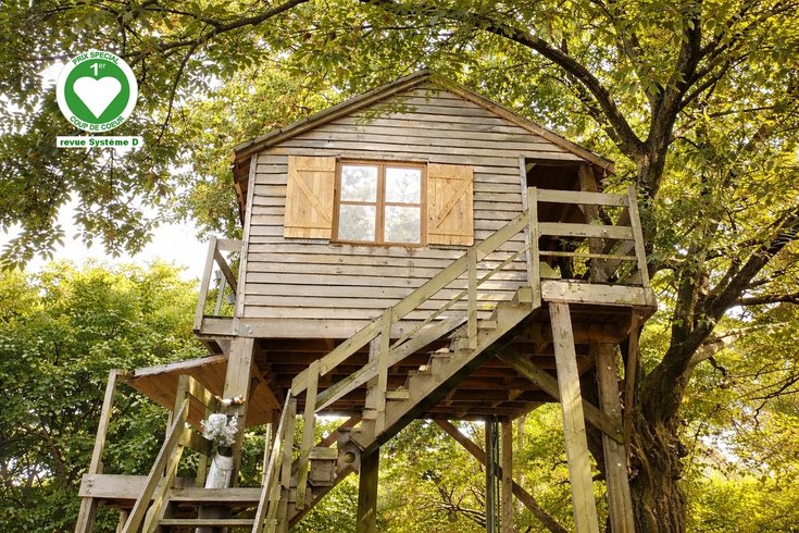 Hébergement AbracadaRoom : Maisonnette perchée dans les arbres tout équipée - Image 1