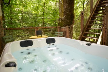 Cabane avec Spa "Cartoon" à Lamothe-Fénelon (2)