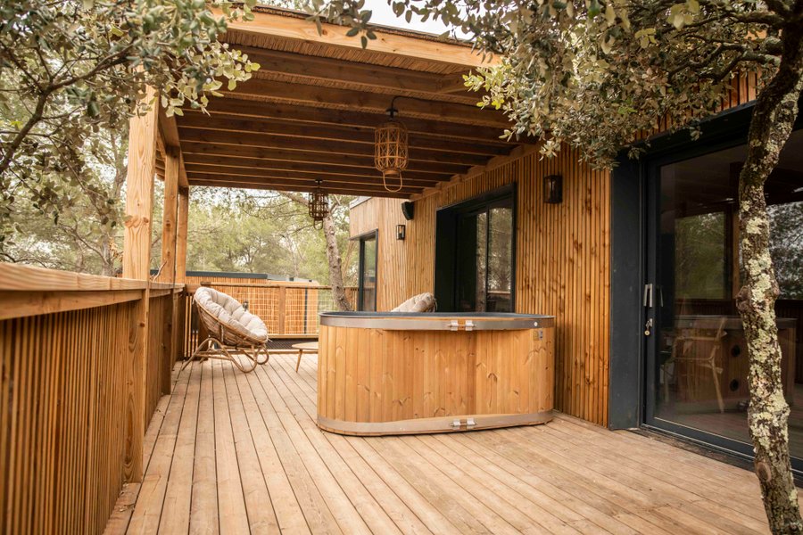 Hébergement AbracadaRoom : Villa Couple Baignoire Jacuzzi et Filet - Image 1