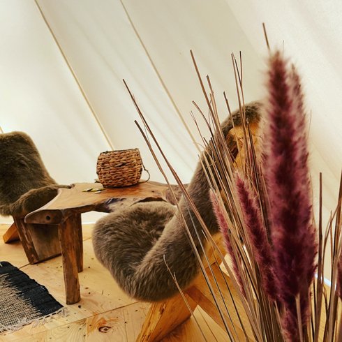 Hébergement AbracadaRoom : Tipi Leïka & Spa du Wakanda Lodges - Image 7