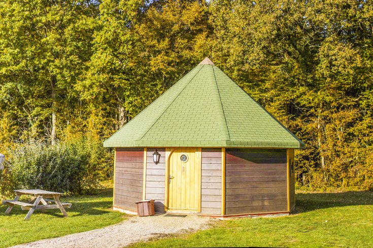 Hébergement AbracadaRoom : Yourte Isba n°1 - Image 1