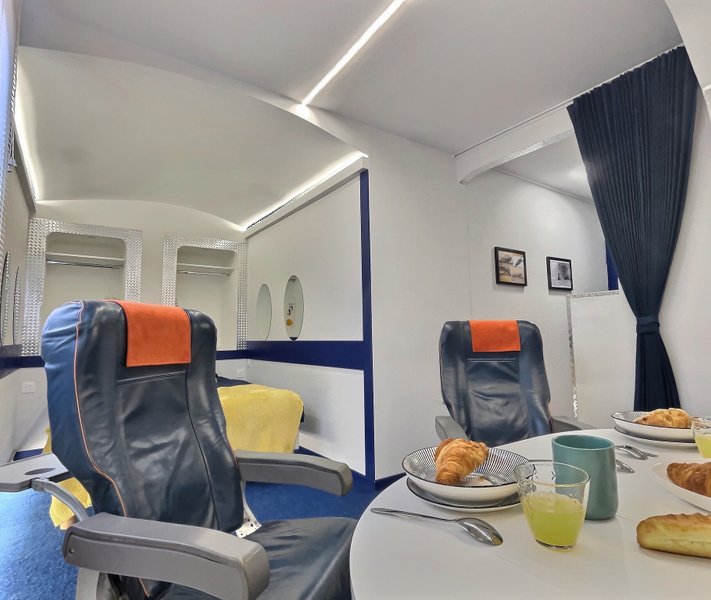 Hébergement AbracadaRoom : Insolite - Thème  Jet Privé - Image 6