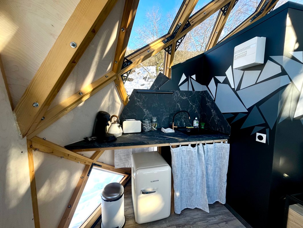 Zome jacuzzi et sauna privatif à Saint-Martin-D'uriage (9)