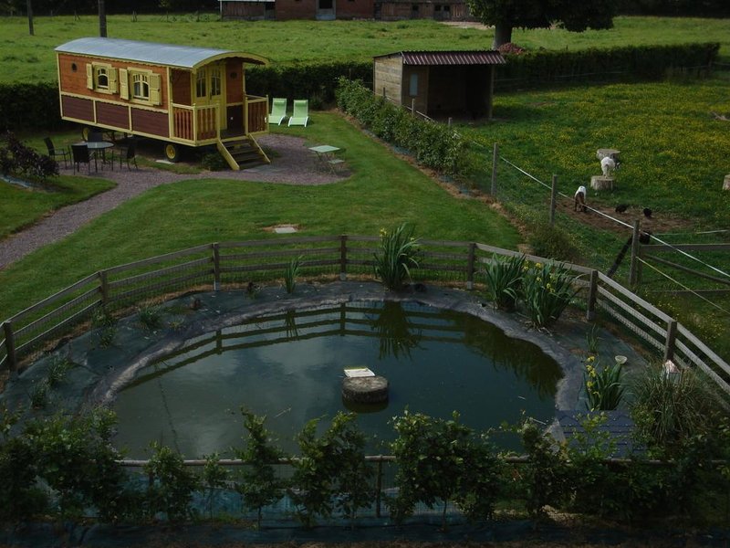 Domaine AbracadaRoom : La Roulotte de Manon - Image 3