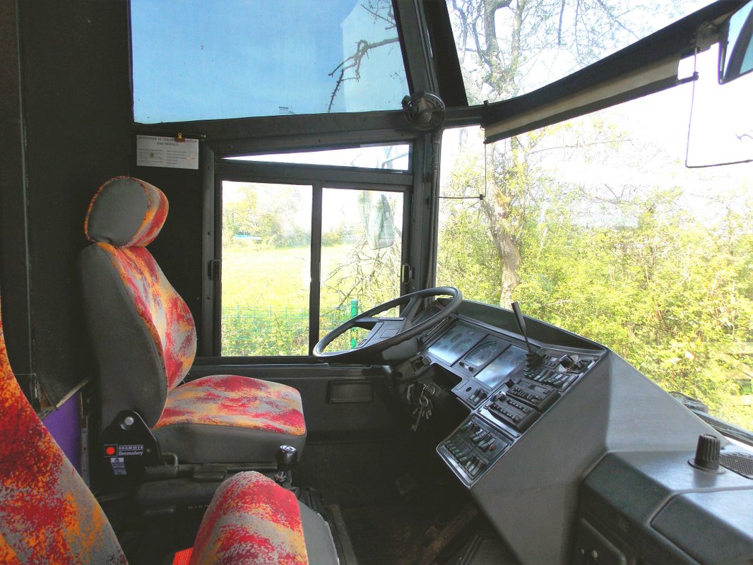 Le Bus Vip Star – 5 places à Saint Michel Chef Chef (5)