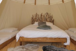 Le Tipi Vue sur Etang