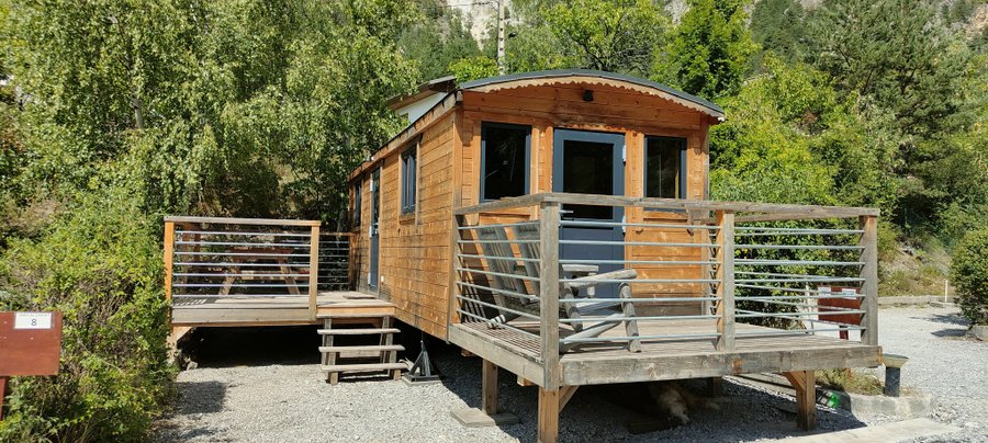 Hébergement AbracadaRoom : Le Chalet-Roulotte & Spa - Image 1