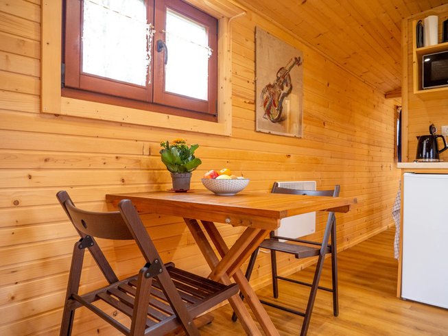 Hébergement AbracadaRoom : Roulotte Les Hirondelles — Musique et Nature - Image 12