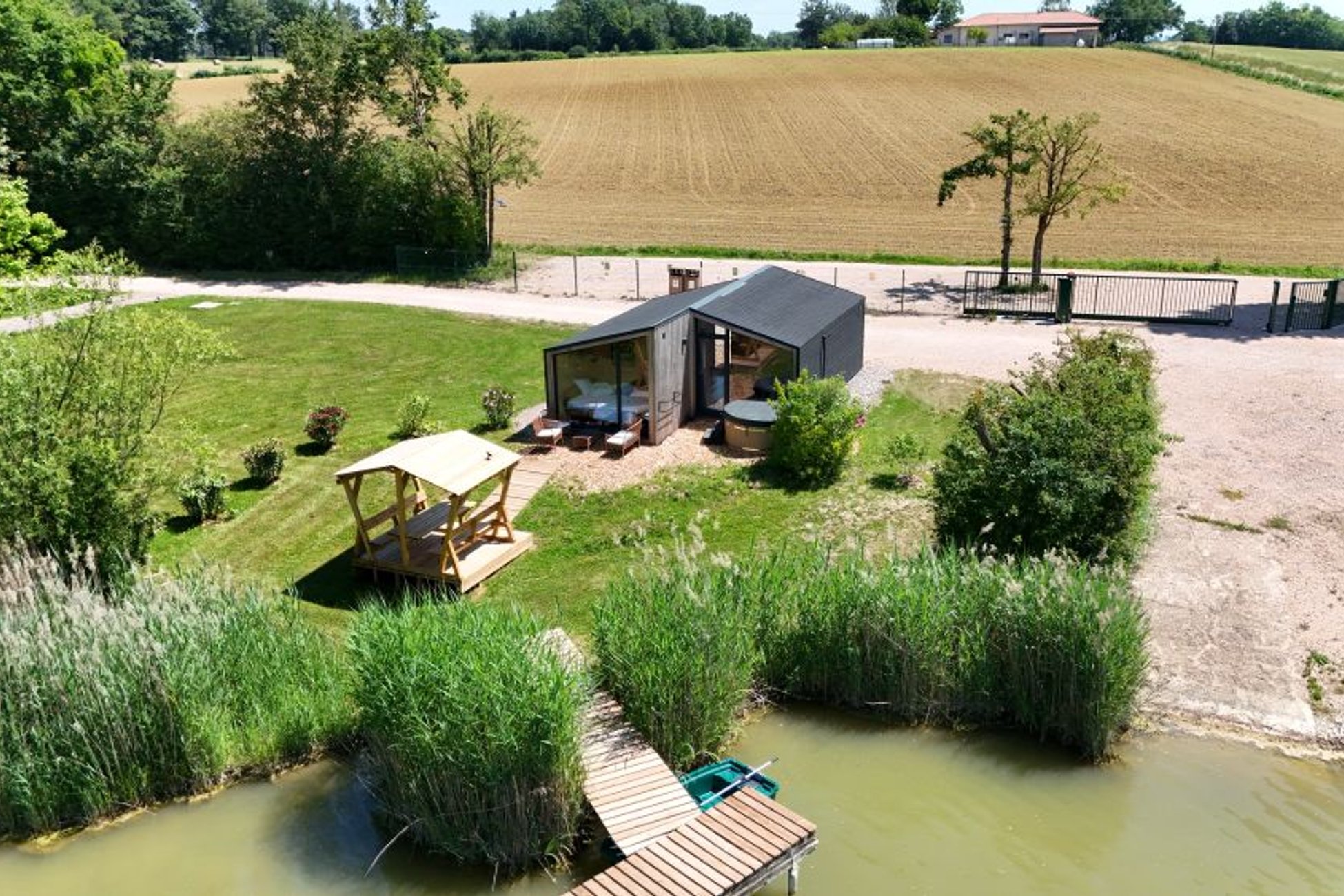 Hébergement UnicStay : Cabane Spa Bois Flotté à Bâgé-Dommartin