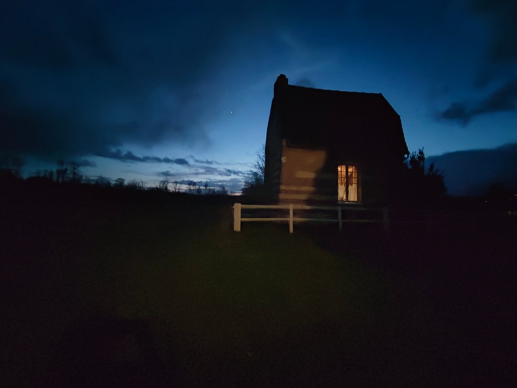 La Maisonnette de poupée avec cheminée, Vue Nature & Vélos à Epagne Epagnette (23)