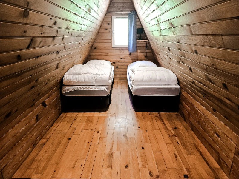Hébergement AbracadaRoom : La Cabane du Pêcheur, chalet en A au bord d'un étang de pêche (découverte) à Sarlat - Image 11