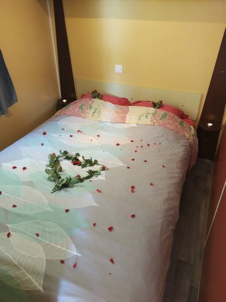 Hébergement AbracadaRoom : Le Cottage Flottant Insolite - Image 10