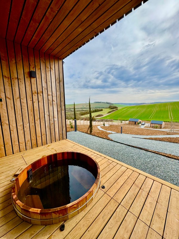 Hestia + Freya : Ecolodge de luxe avec 2 bains nordiques pour 12-13 personnes à Saint-Mards-En-Othe (35)