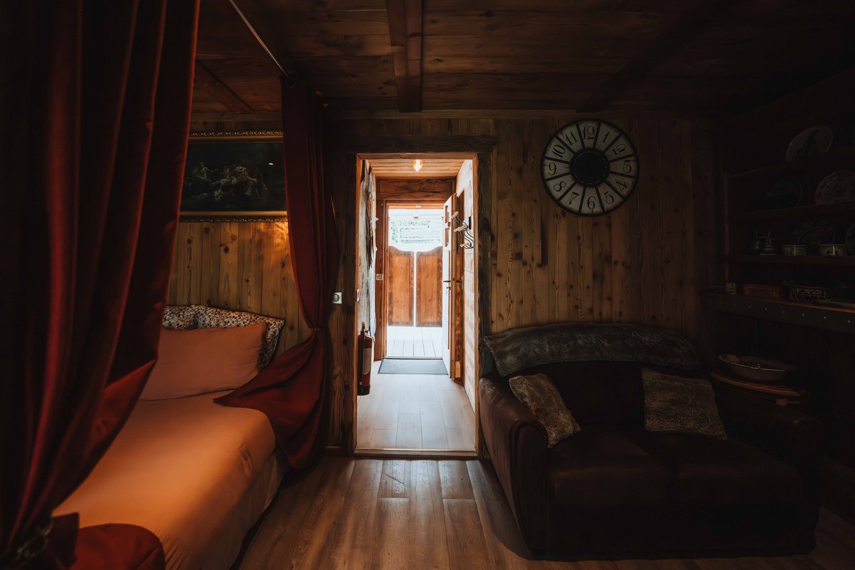 Cabane Le Saloon & Spa à Le Biot (6)