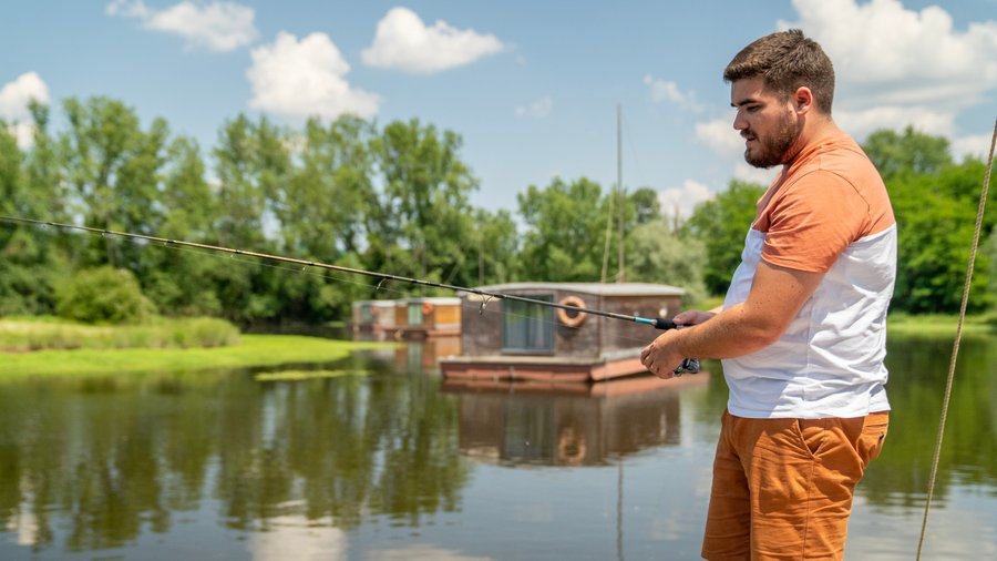 Hébergement AbracadaRoom : Toue cabanée accostée - Image 8