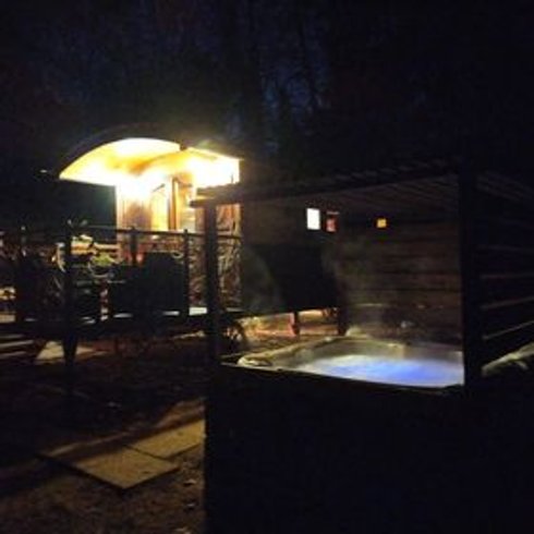 Hébergement AbracadaRoom : La Roulotte Spa bohème - Image 18