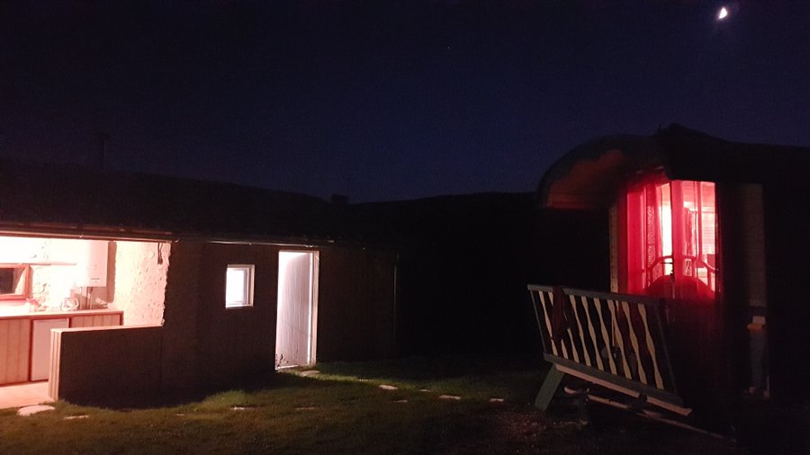 Hébergement AbracadaRoom : Roulotte climatisée avec piscine naturelle - Image 13