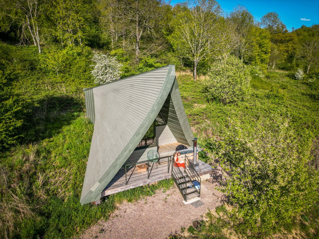 Etno : ecolodge de luxe en pleine nature avec vue et bain nordique à Massingy-Lès-Vitteaux (46)