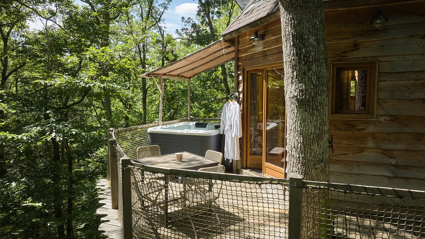 Cabane avec spa "Cocoon" à Lamothe-Fénelon (10)