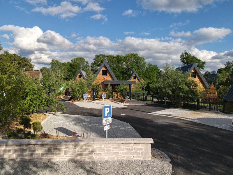 Domaine AbracadaRoom : LES CHALETS DE COYRON - Image 1