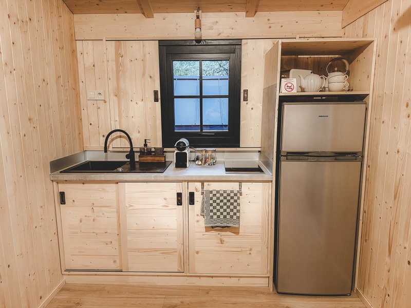 Hébergement AbracadaRoom : Cabane Tèrra - Lodge sur pilotis au cœur de la nature, calme & bien-être, réservé aux adultes • linge & ménage inclus • climatisation réversible • cuisine équipée - Image 10