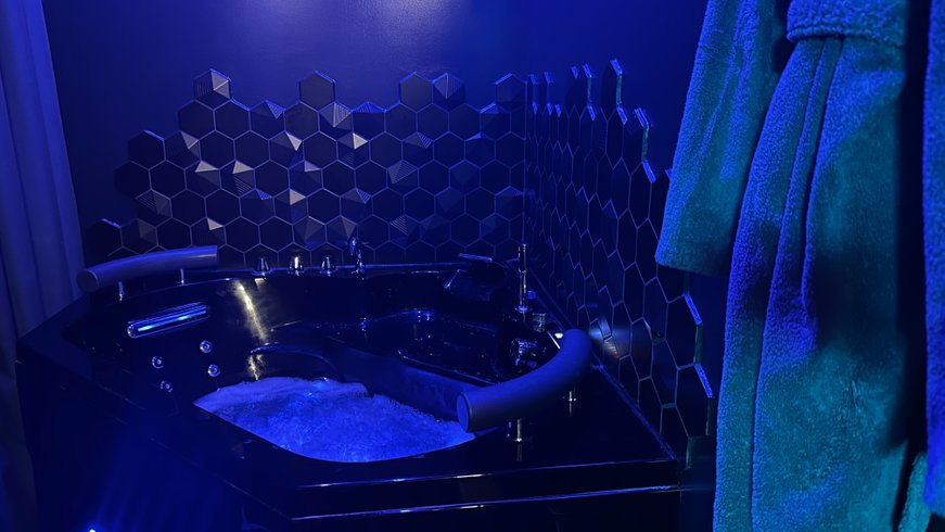 Hébergement AbracadaRoom : Dormez sous la Lune Bleue – Séjour magique & jeu immersif - Image 39