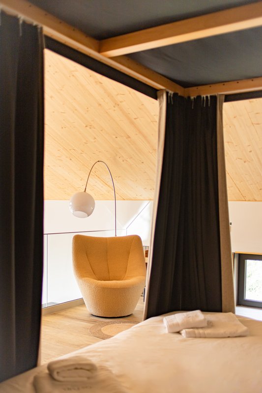 Hestia : Ecolodge de luxe avec bain nordique pour 2-10 personnes à Saint-Mards-En-Othe (19)