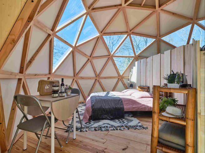 Hébergement AbracadaRoom : N°12 - Voyage Cosmique + SPA privatisable 1h inclus - Image 1