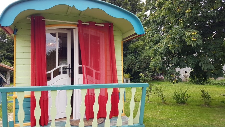 Hébergement AbracadaRoom : Roulotte climatisée avec piscine naturelle - Image 8