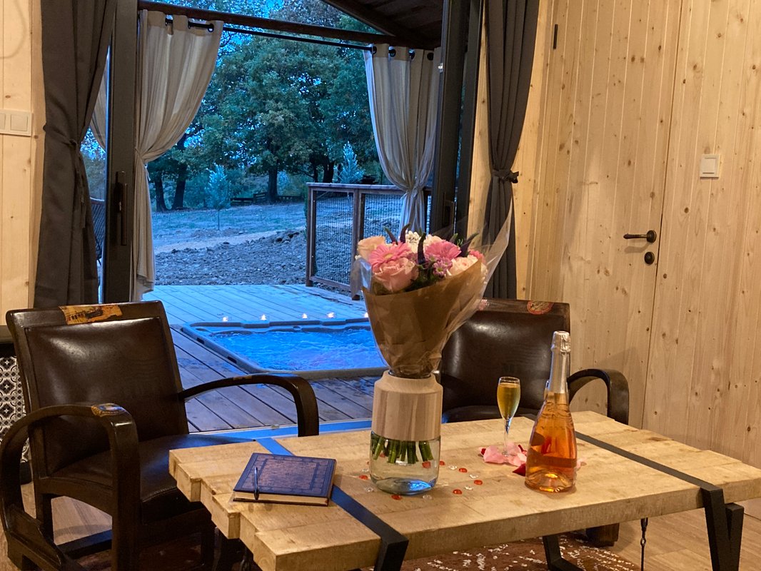 Cabane sur pilotis La Dame du Château- spa privé à Villarzel Du Razès (17)