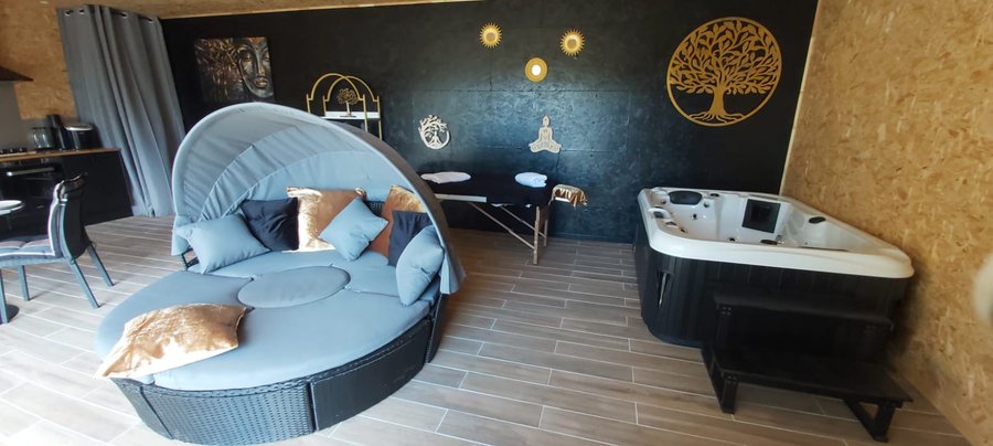 Hébergement AbracadaRoom : "F"anny - Wigwam, piscine & spa - Image 37