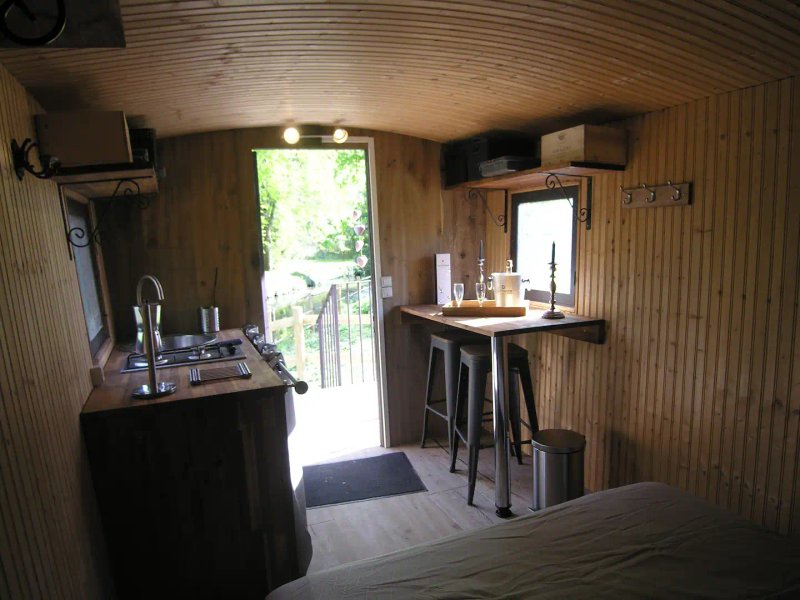 Hébergement AbracadaRoom : La roulotte d'Elise & Bain nordique - Image 5