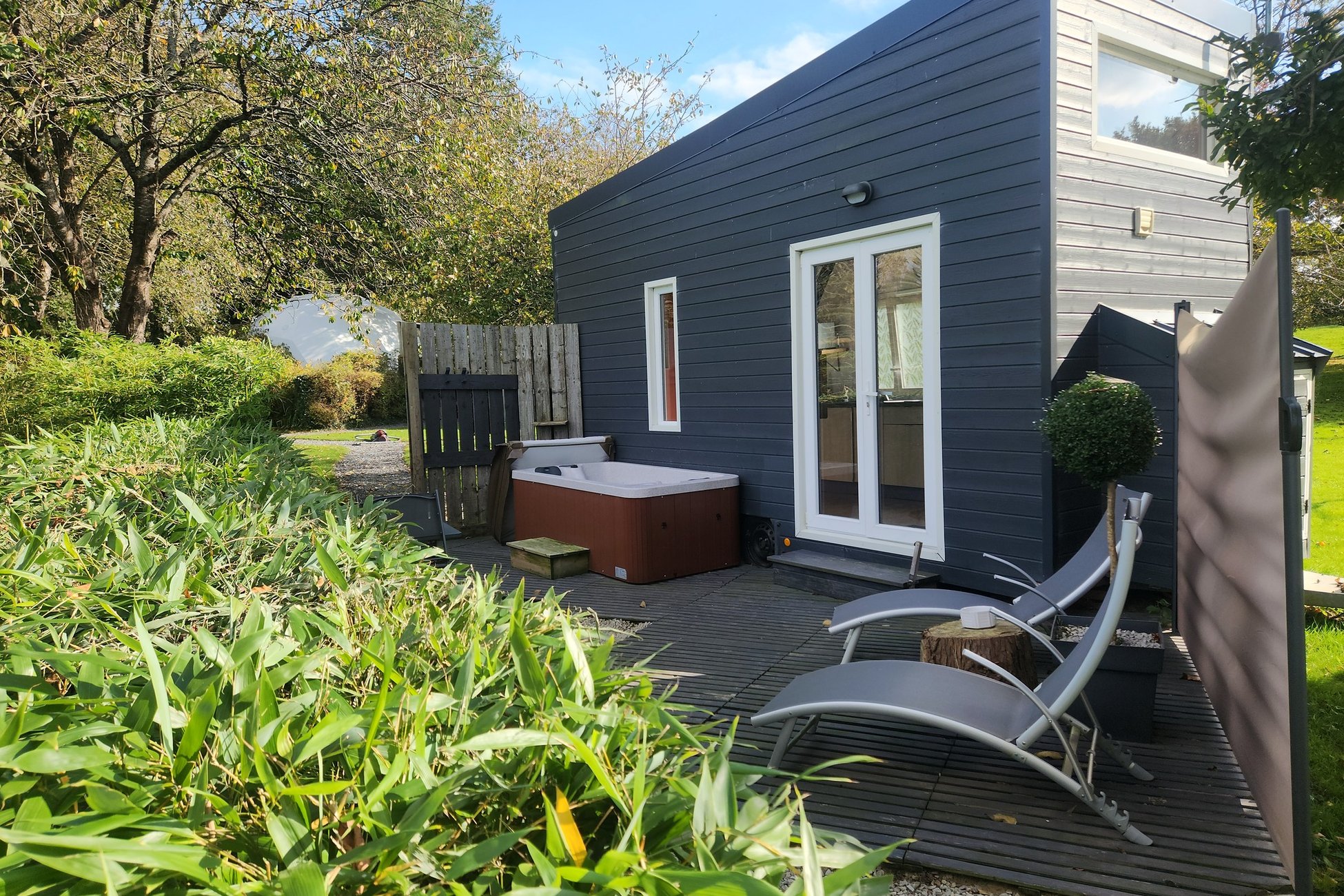 Hébergement UnicStay : La Tiny-house & Spa à Saint-Jean-D'elle