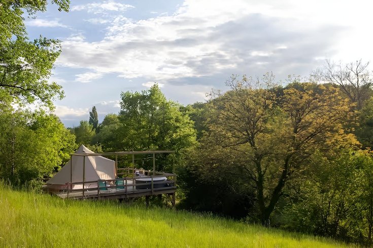 Hébergement AbracadaRoom : Tente dans les airs avec spa - Image 1