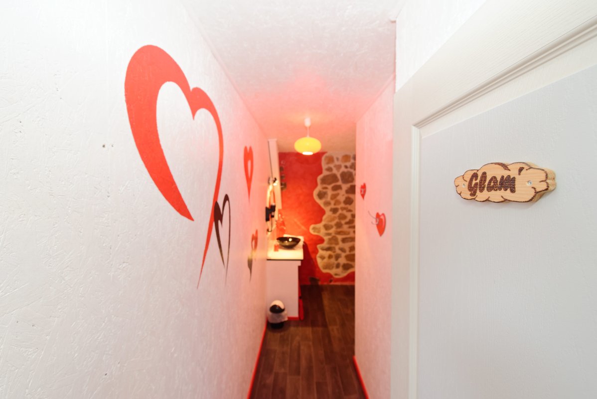 Kiosque Glam, accès piscine & SPA à Jaunac (11)