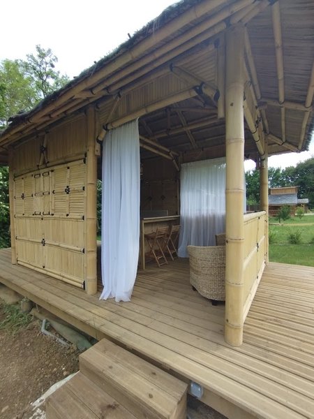 Le dodôme sous son gazebo & Spa : Dôme en Bourgogne (Bourgogne-Franche-Comté)